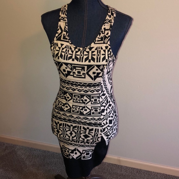 NWOT Tribal Print Razor Back Form Fitting Dress - Picture 2 of 7